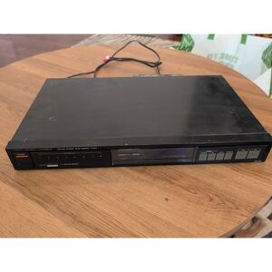 Vintage Fisher Studio Standard AM/FM Stereo Synthesizer Tuner FM-272